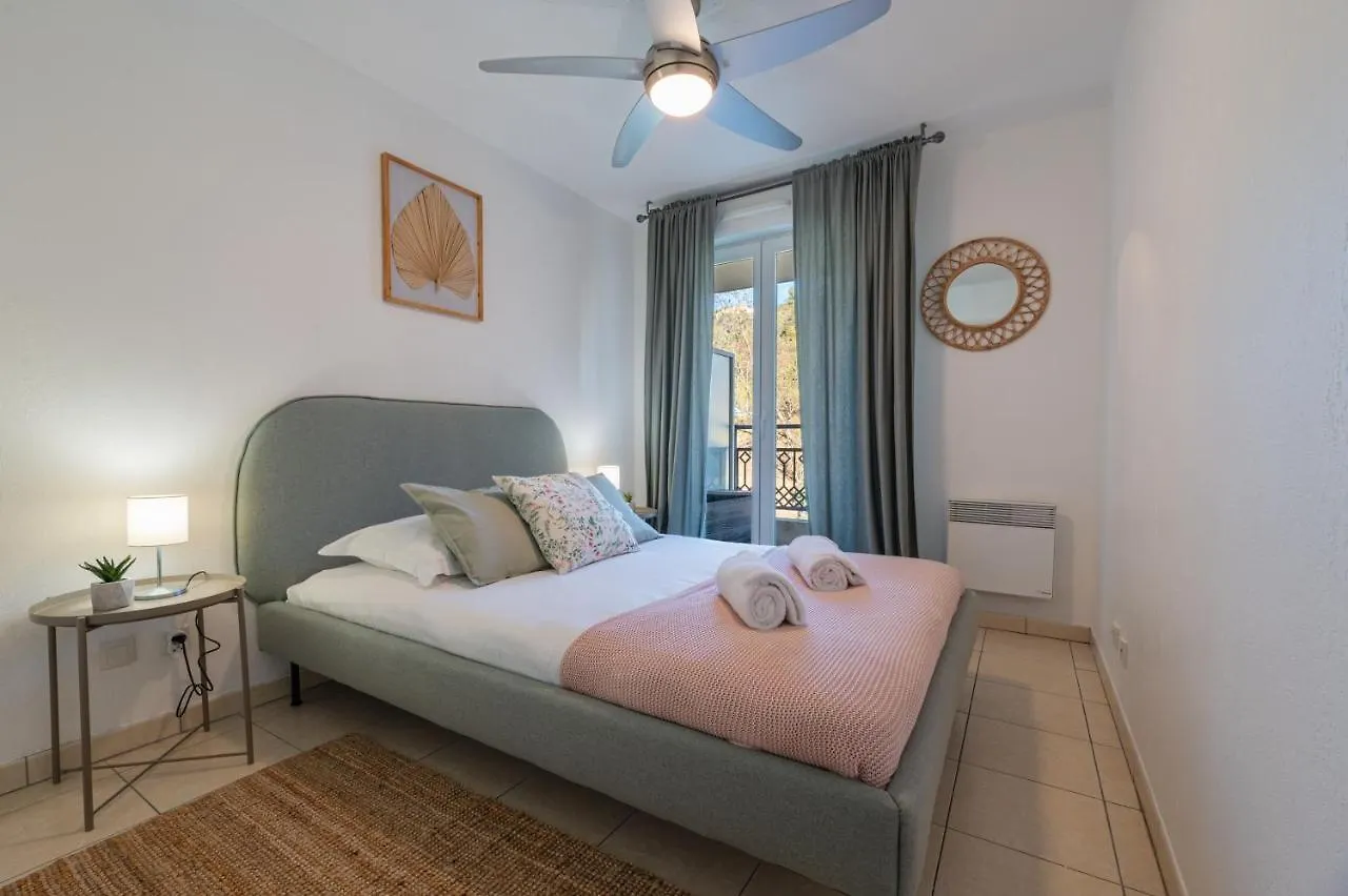 Appartement Familial, Terrasse, Val Des Castagnins Menton 0*,  France